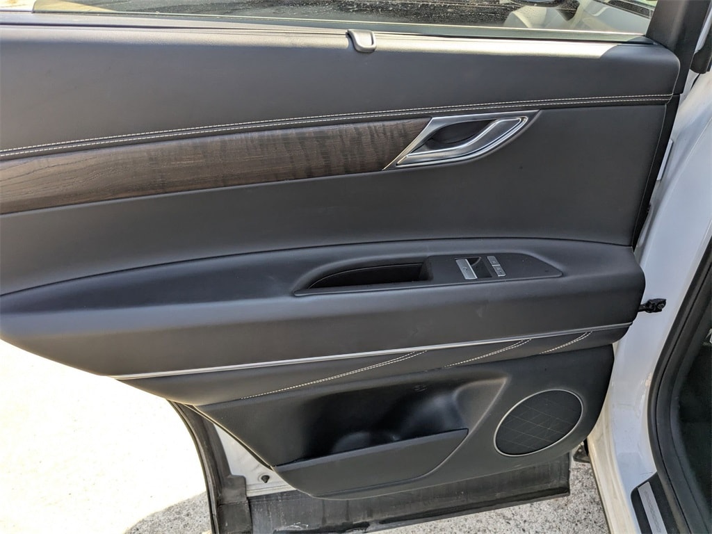 Thumbnail: 2024 Genesis GV80 - 24