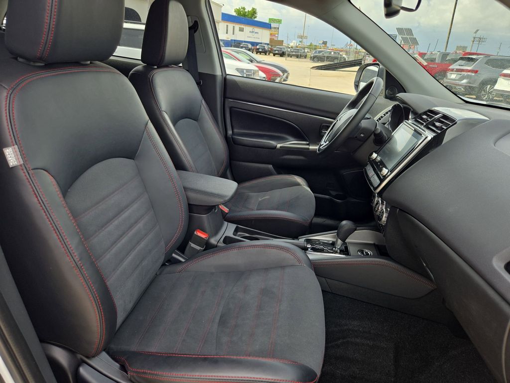 Thumbnail: 2025 Mitsubishi Outlander Sport - 30