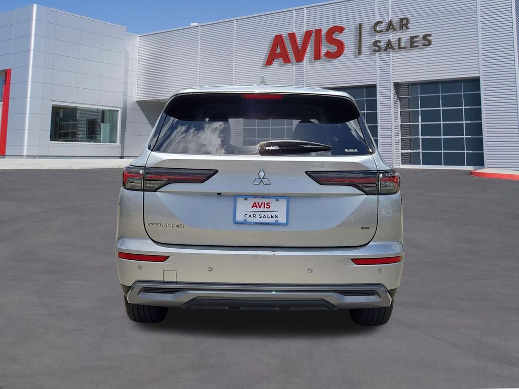 Thumbnail: 2025 Mitsubishi Outlander - 7