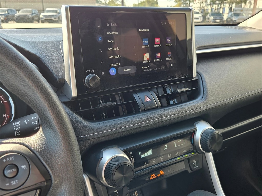 Thumbnail: 2025 Toyota RAV4 - 21