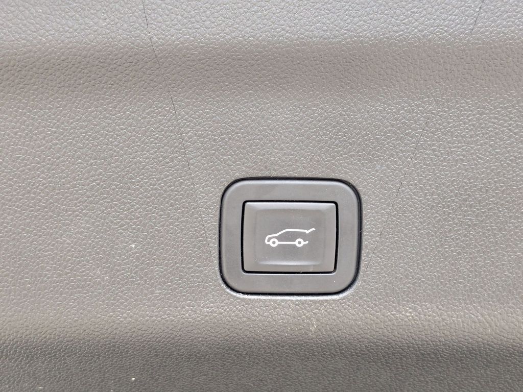 Thumbnail: 2025 Chevrolet Suburban - 27