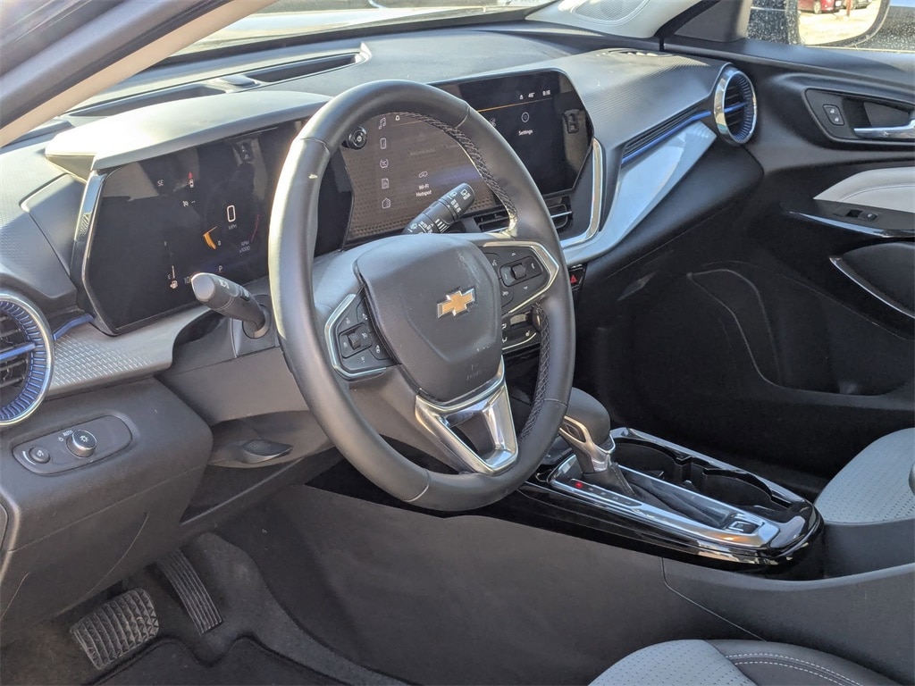 Thumbnail: 2025 Chevrolet Trax - 14