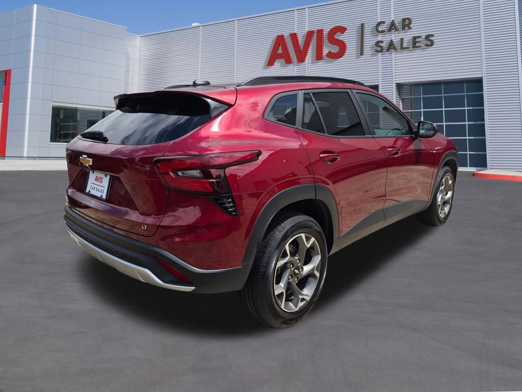 Thumbnail: 2025 Chevrolet Trax - 6