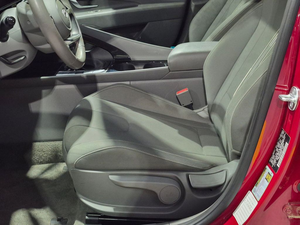 Thumbnail: 2025 Hyundai Elantra - 21