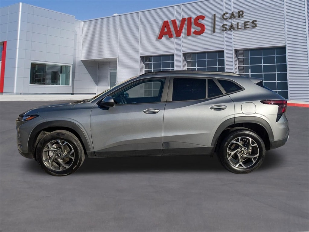 Thumbnail: 2025 Chevrolet Trax - 10