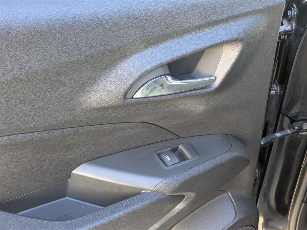 Thumbnail: 2025 Chevrolet Trax - 25