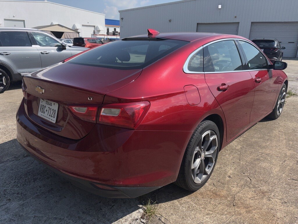 2024 Chevrolet Malibu 1LT photo 3