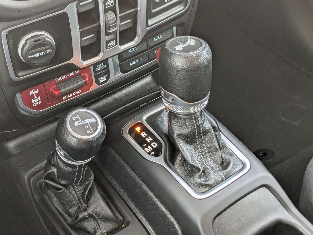 Thumbnail: 2025 Jeep Wrangler - 19