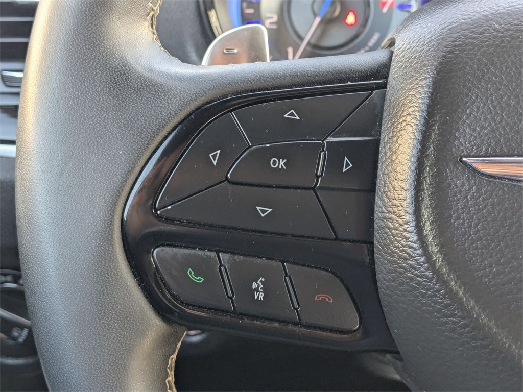 Thumbnail: 2023 Chrysler 300 - 16