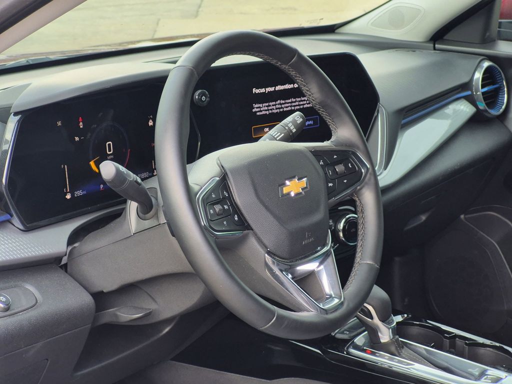 Thumbnail: 2025 Chevrolet Trax - 14