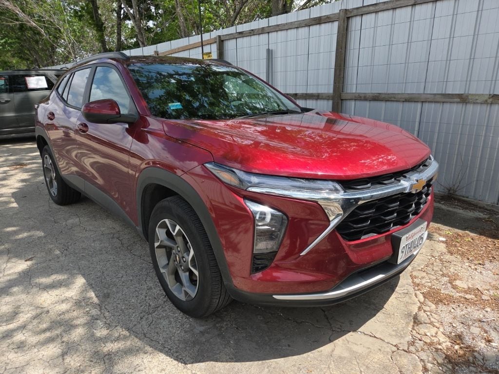 Thumbnail: 2025 Chevrolet Trax - 5