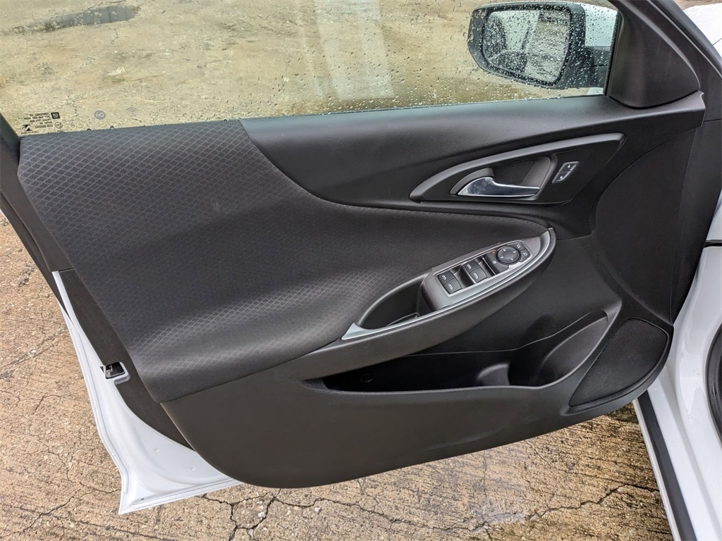 Thumbnail: 2023 Chevrolet Malibu - 11