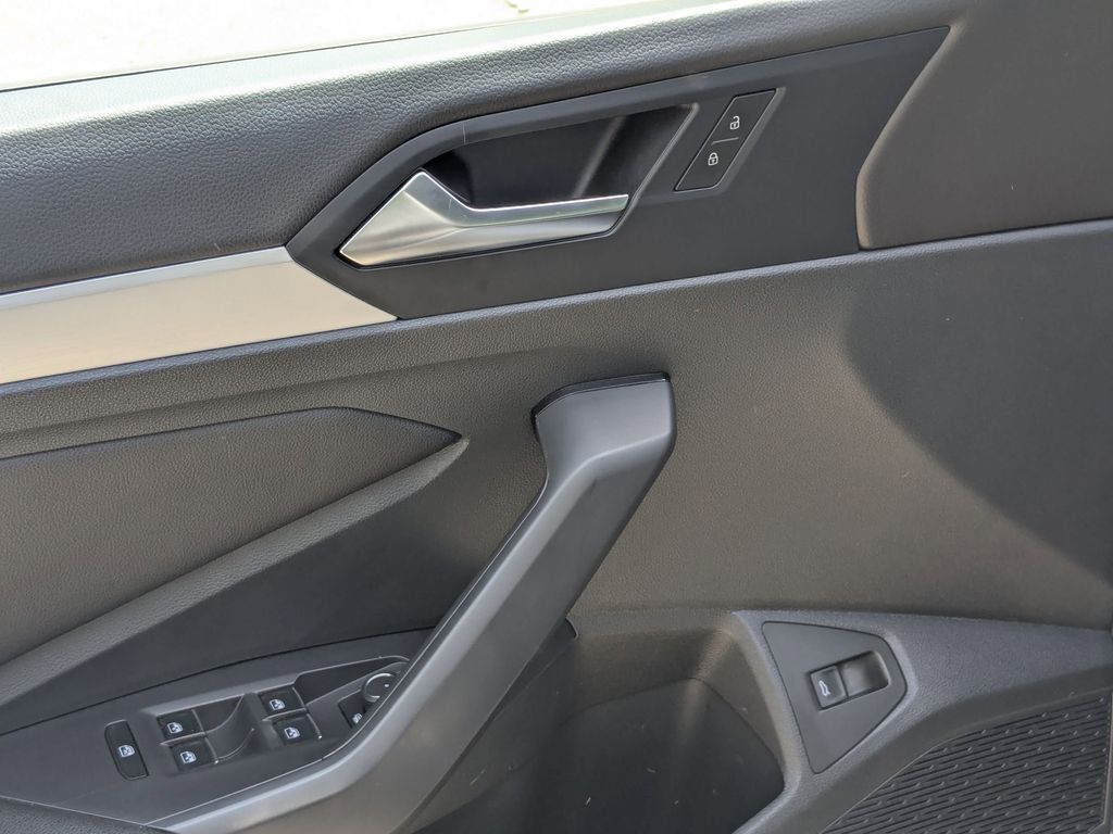 Thumbnail: 2025 Volkswagen Jetta - 10