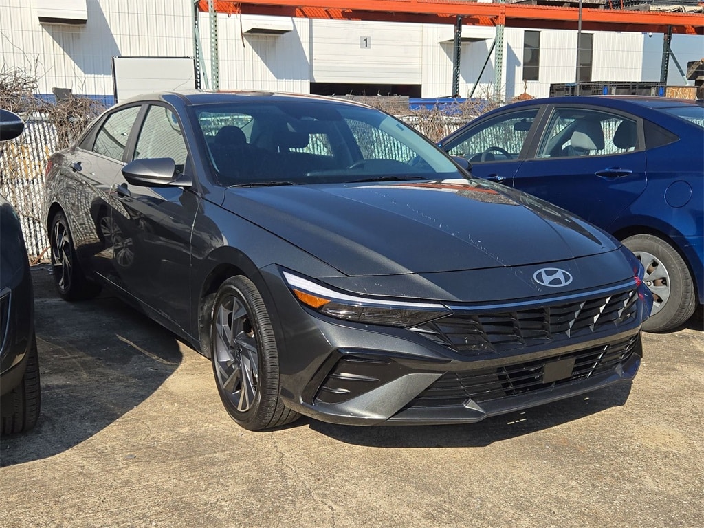 Thumbnail: 2025 Hyundai Elantra - 3