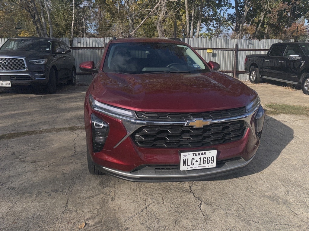 Certified 2025 Chevrolet Trax LT SUV