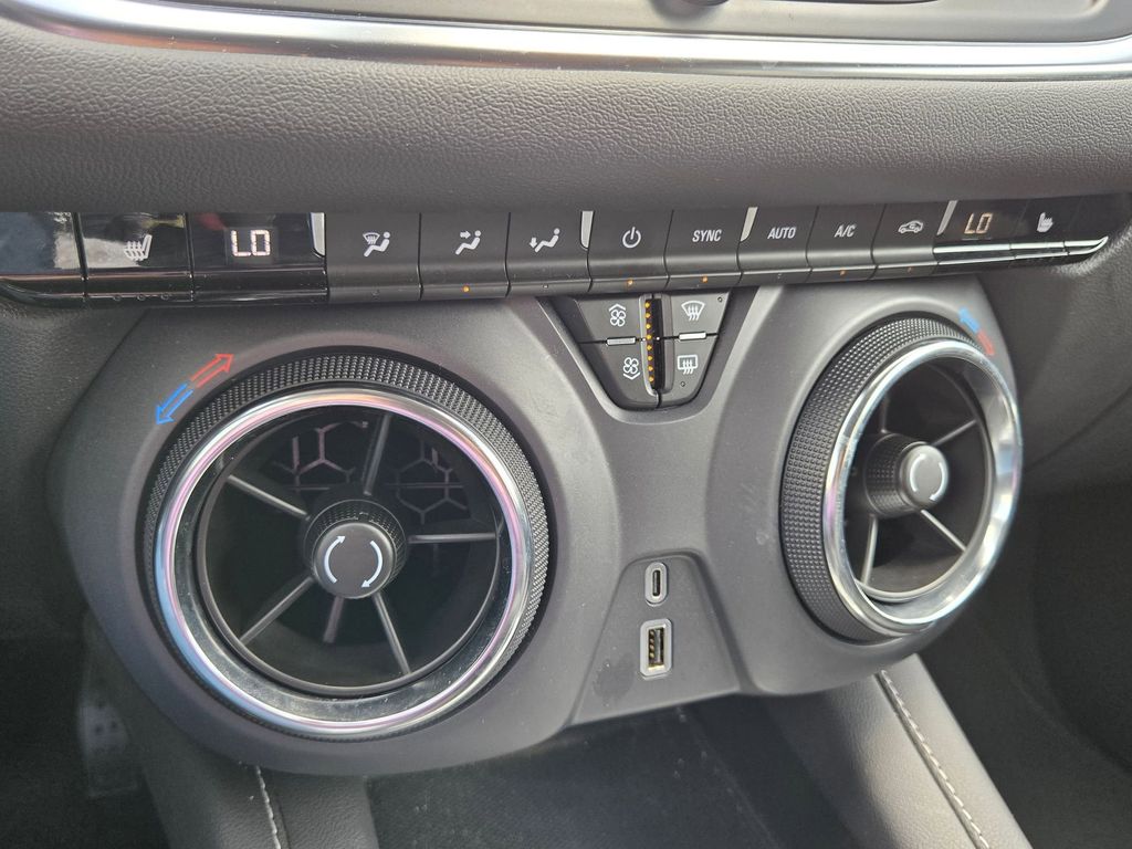 Thumbnail: 2025 Chevrolet Blazer - 18