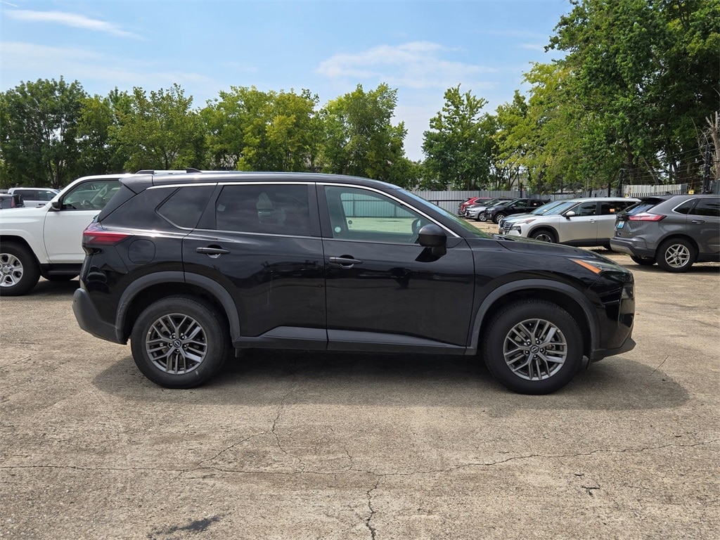 Thumbnail: 2023 Nissan Rogue - 4