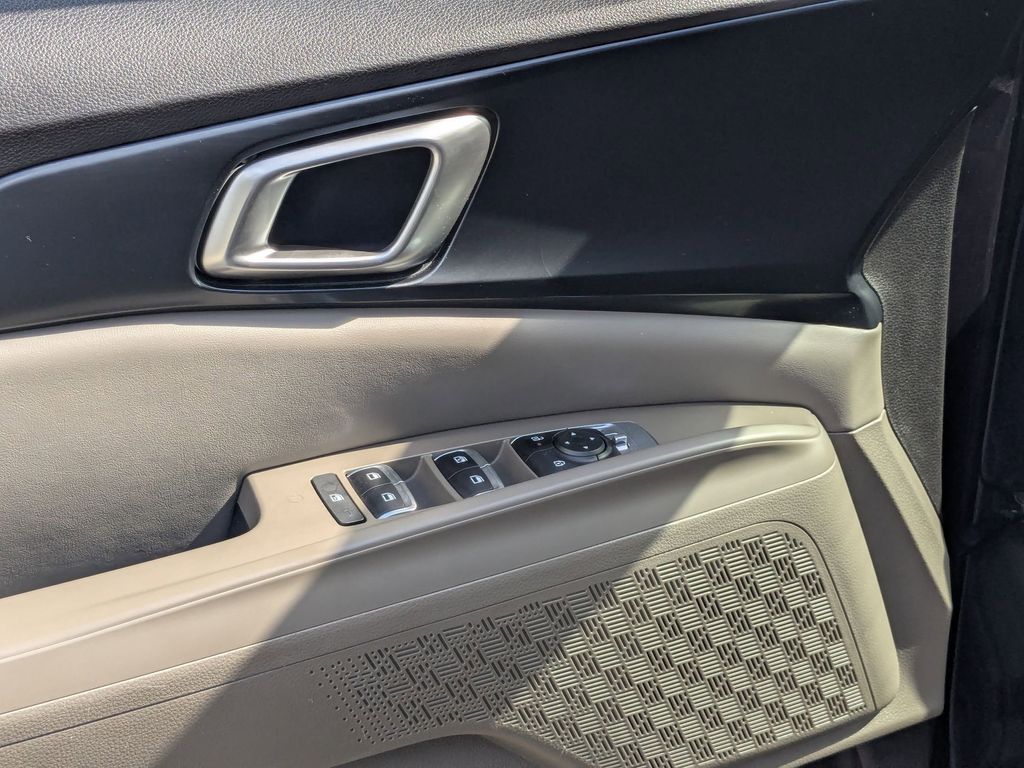 Thumbnail: 2025 Kia Carnival - 13