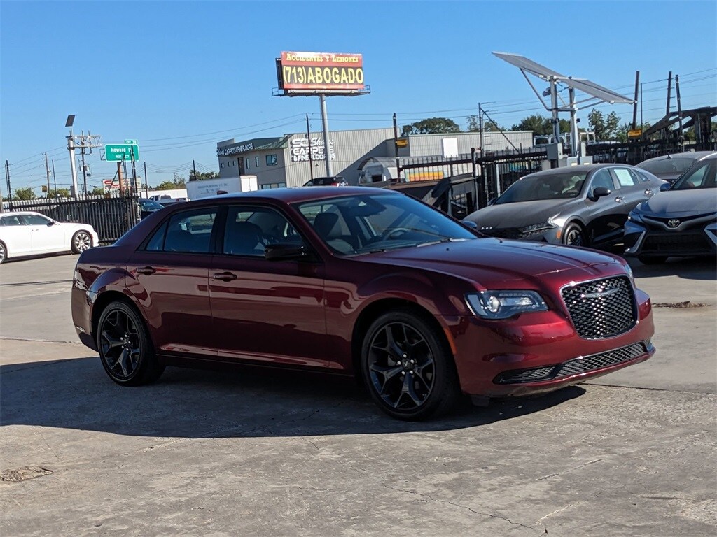 Used 2022 Chrysler 300 For Sale at AVIS Car Sales VIN 2C3CCAAG7NH241390