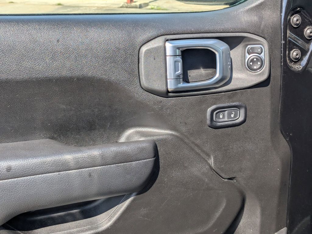 Thumbnail: 2025 Jeep Wrangler - 13