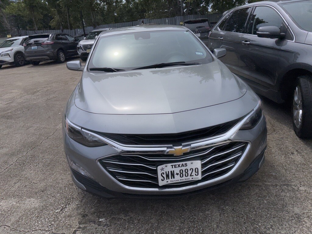 2023 Chevrolet Malibu 1LT photo 2