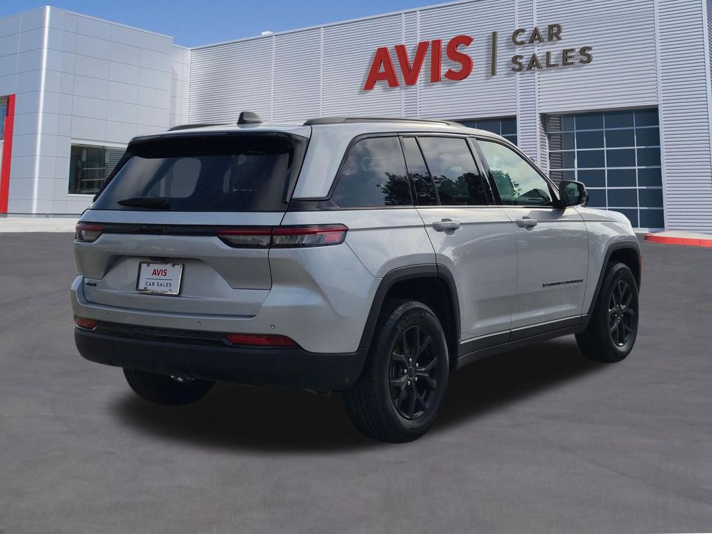 Thumbnail: 2025 Jeep Grand Cherokee - 6