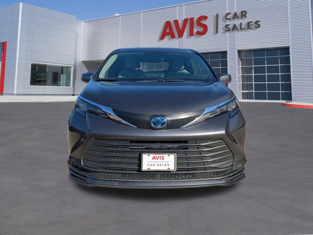 Thumbnail: 2025 Toyota Sienna - 2