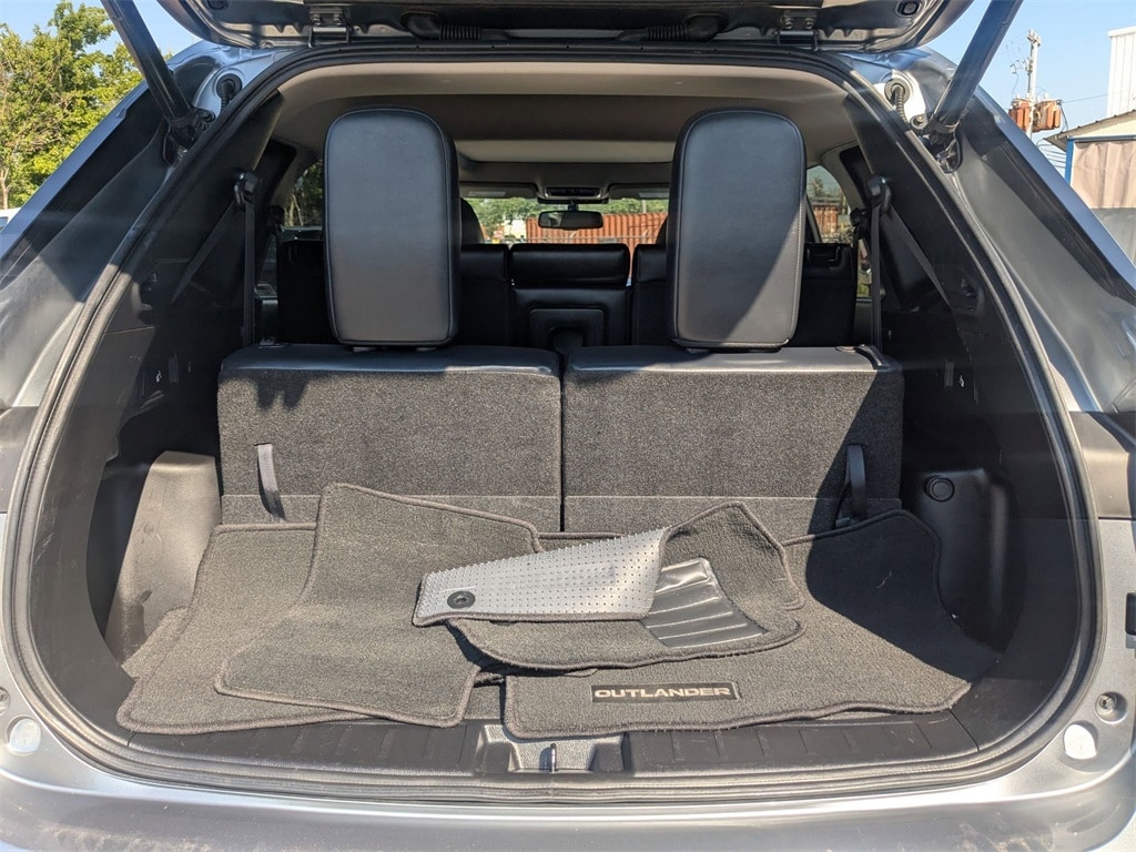 Thumbnail: 2024 Mitsubishi Outlander - 30