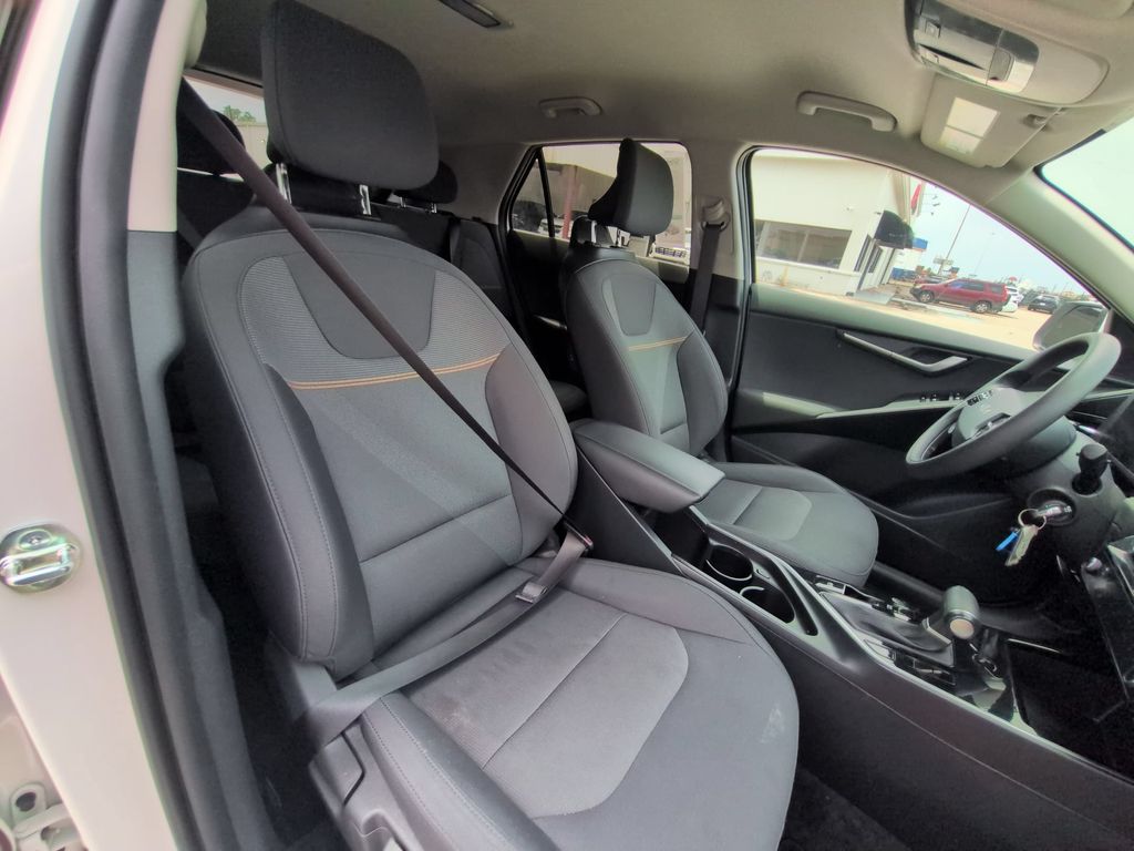 Thumbnail: 2025 Kia Niro - 30