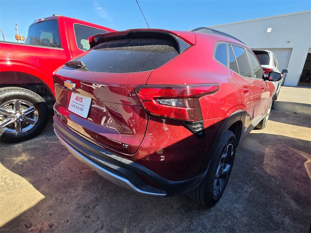 Thumbnail: 2025 Chevrolet Trax - 3