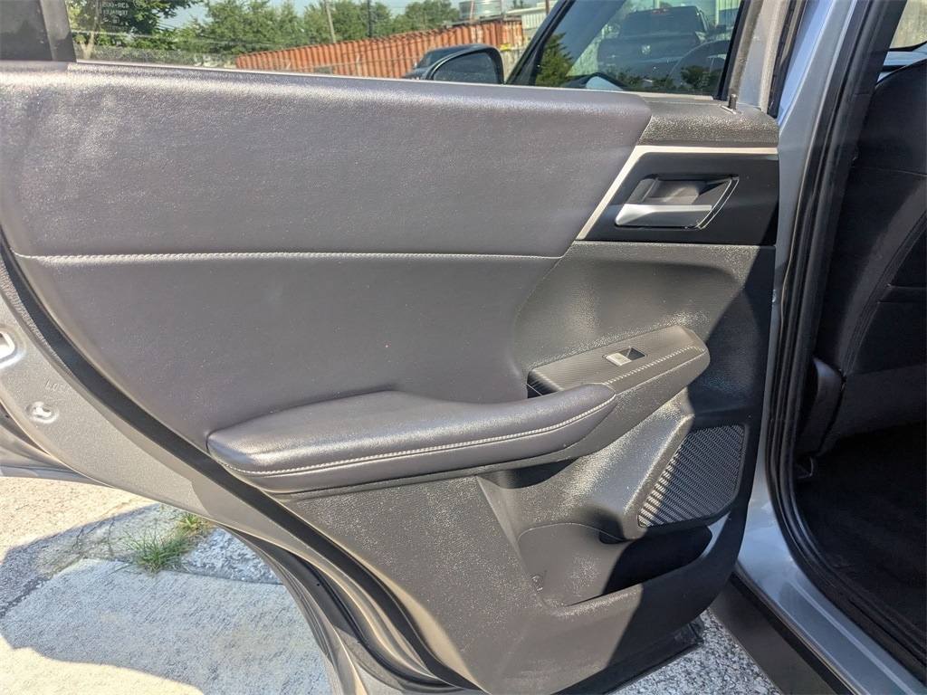 Thumbnail: 2024 Mitsubishi Outlander - 24