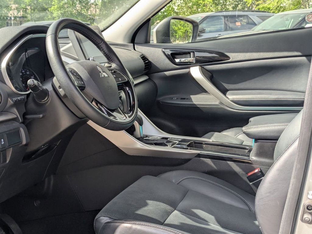 Thumbnail: 2025 Mitsubishi Eclipse Cross - 19