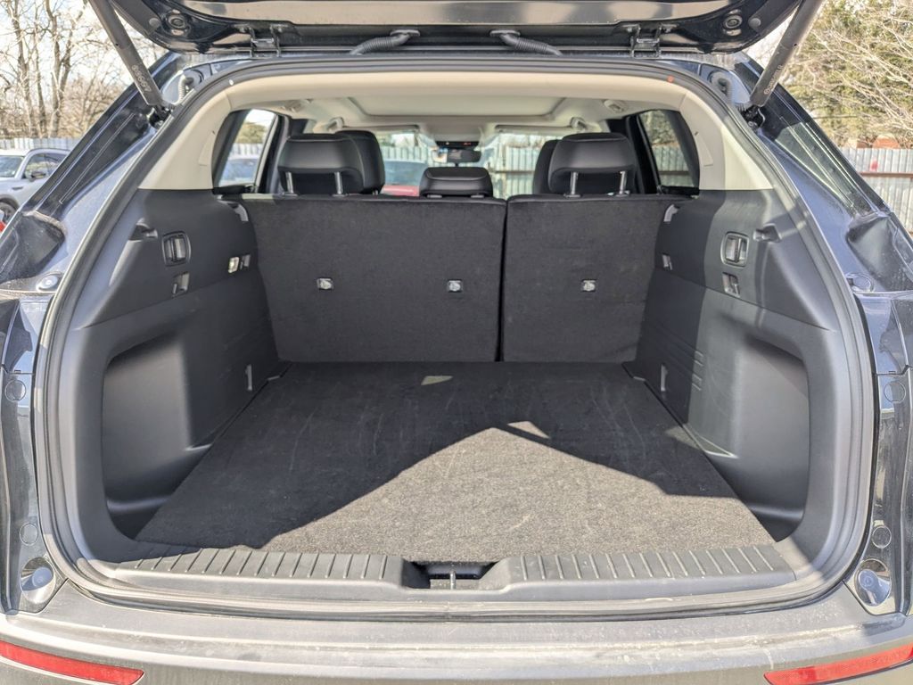 Thumbnail: 2025 Mazda CX-50 - 30