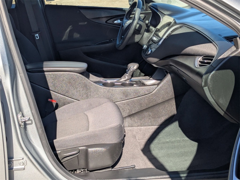 Thumbnail: 2023 Chevrolet Malibu - 28