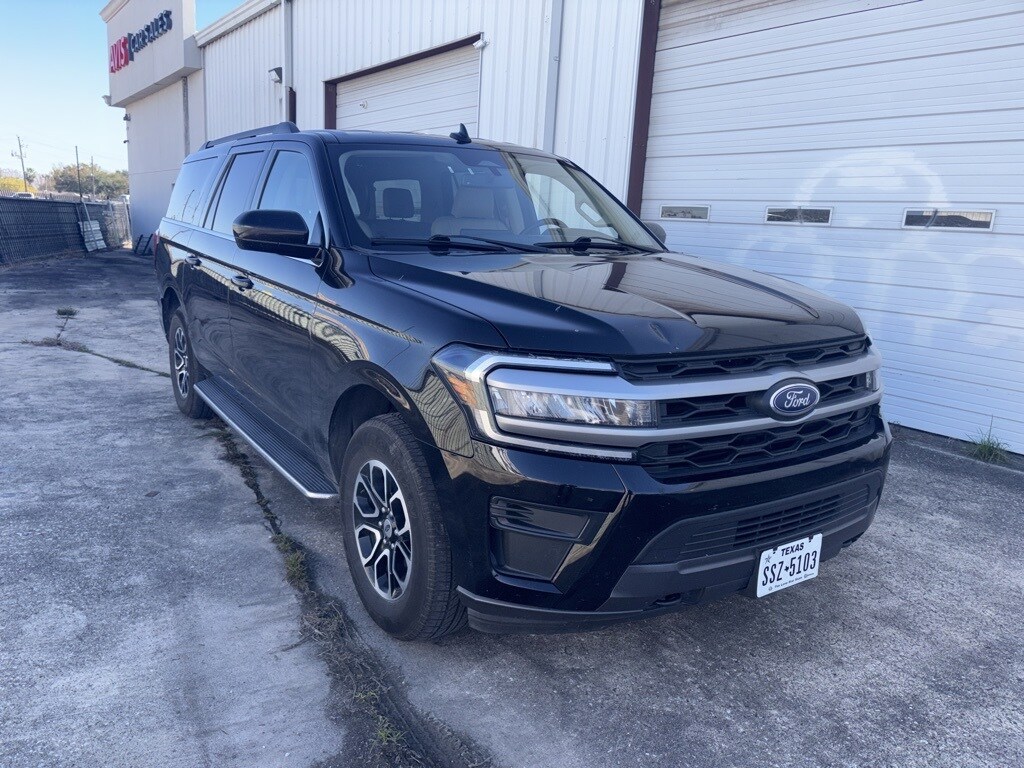 Thumbnail: 2023 Ford Expedition MAX - 3