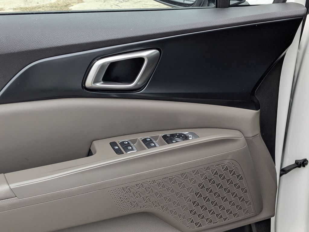 Thumbnail: 2025 Kia Carnival - 13