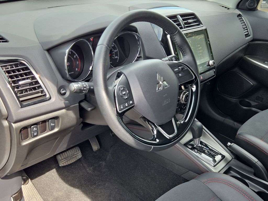 Thumbnail: 2025 Mitsubishi Outlander Sport - 15