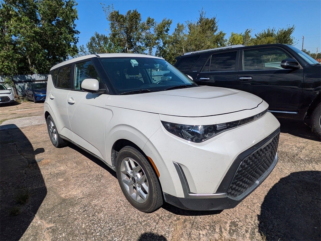 Used 2023 Kia Soul For Sale at AVIS Car Sales VIN KNDJ23AU5P7861452