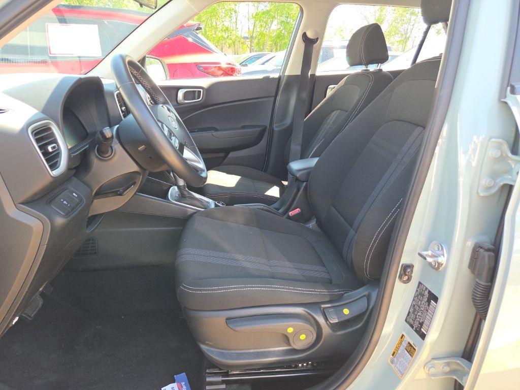 Thumbnail: 2025 Hyundai Venue - 5