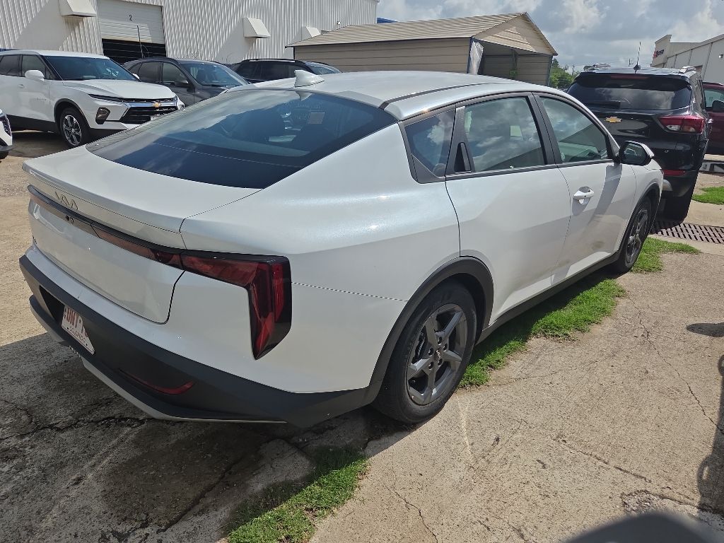 Thumbnail: 2025 Kia K4 - 9