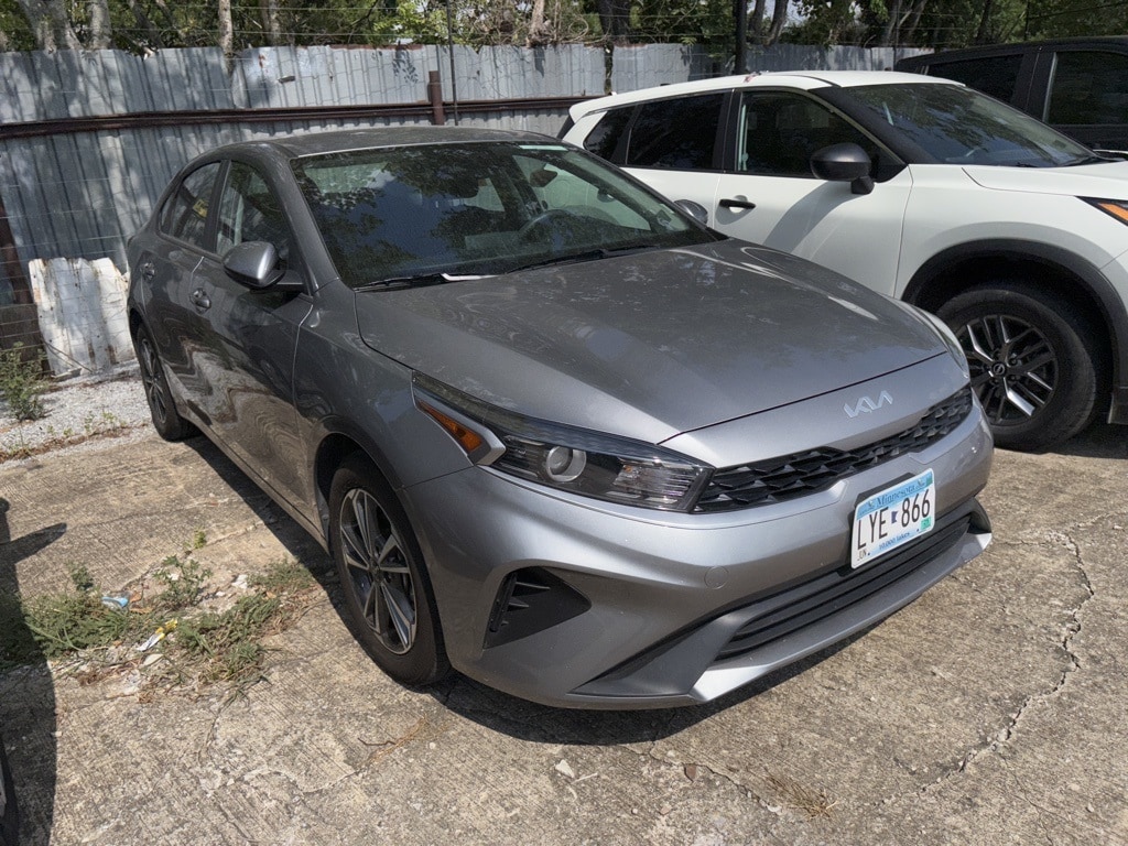 Thumbnail: 2024 Kia Forte - 3