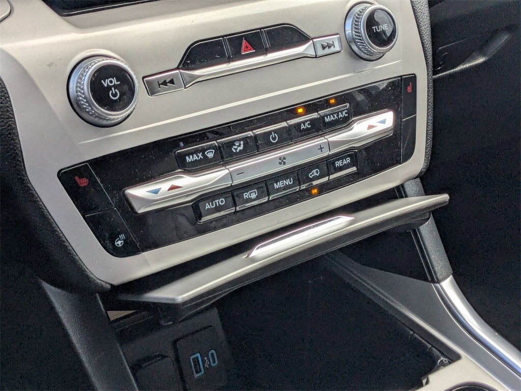 Thumbnail: 2023 Ford Explorer - 22