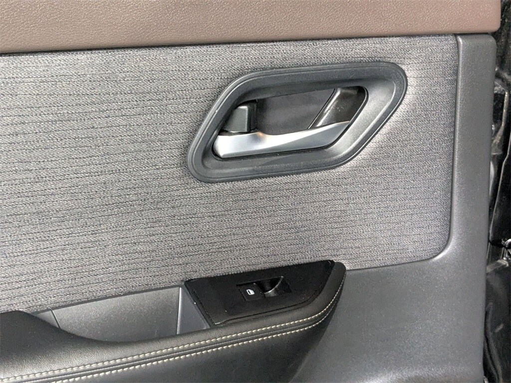 Thumbnail: 2023 Nissan Rogue - 25