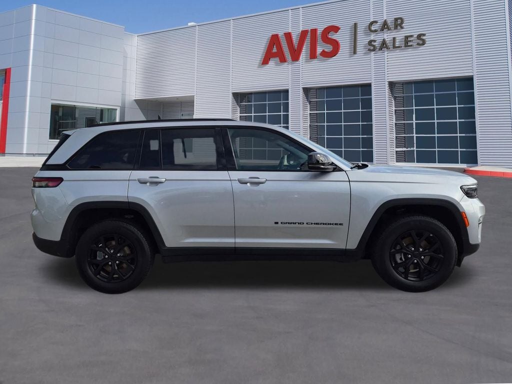 Thumbnail: 2025 Jeep Grand Cherokee - 5