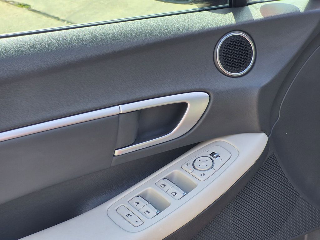 Thumbnail: 2025 Hyundai Sonata - 10