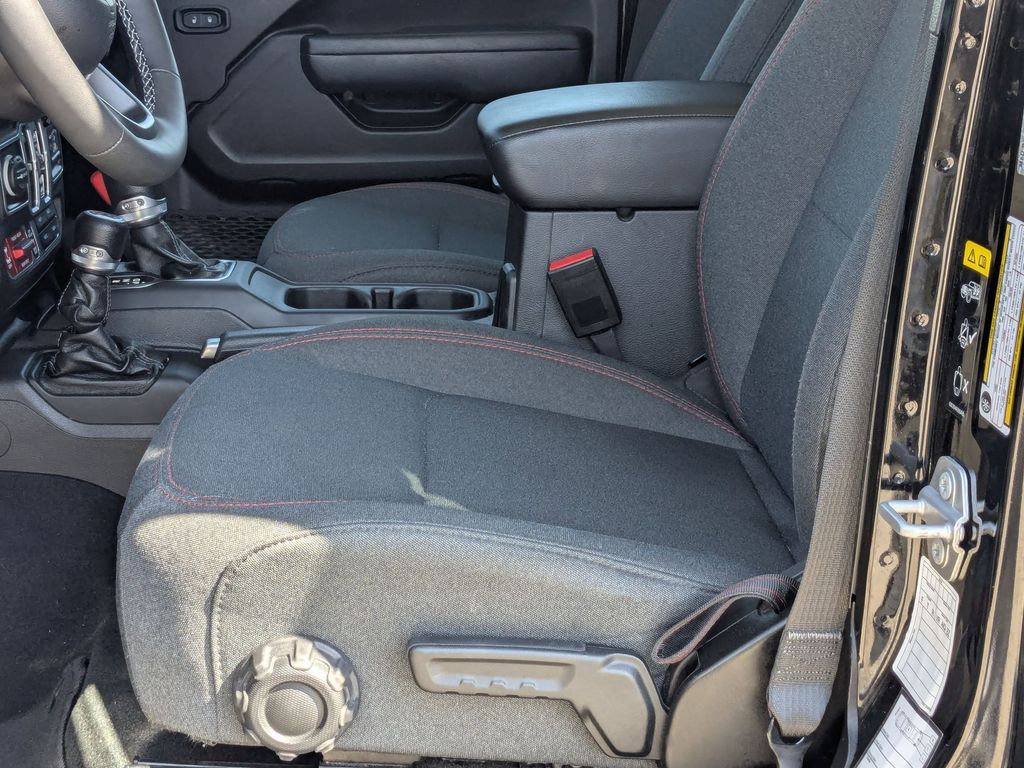 Thumbnail: 2025 Jeep Wrangler - 23