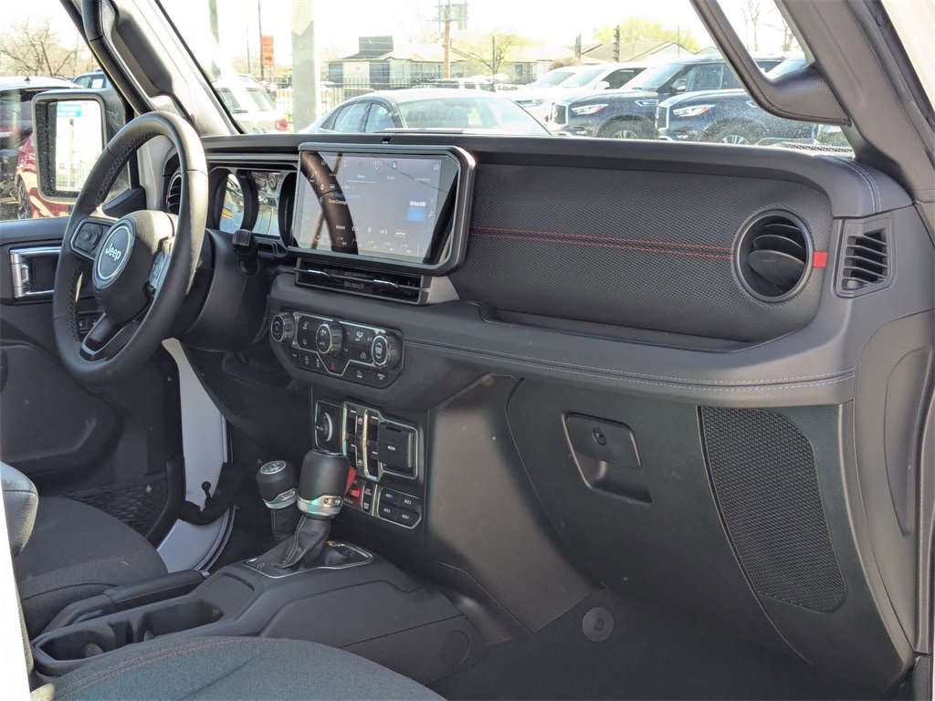 Thumbnail: 2025 Jeep Wrangler - 31