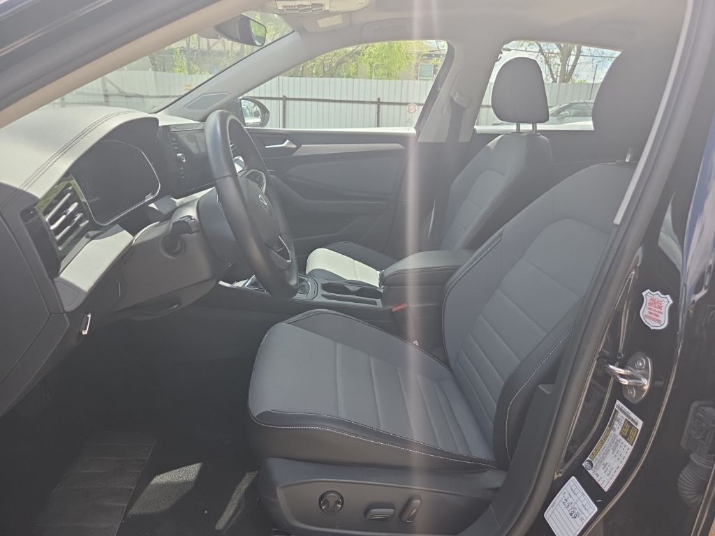 Thumbnail: 2025 Volkswagen Jetta - 8