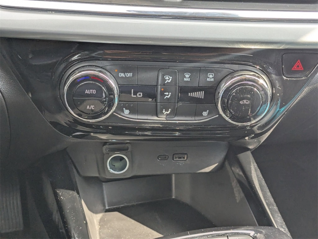 Thumbnail: 2025 Chevrolet Trax - 22