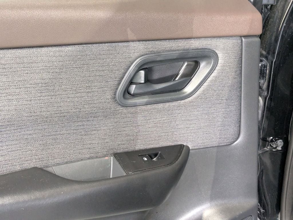 Thumbnail: 2023 Nissan Rogue - 25